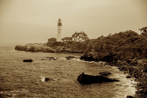 Lighthouse-Amid-Rocks